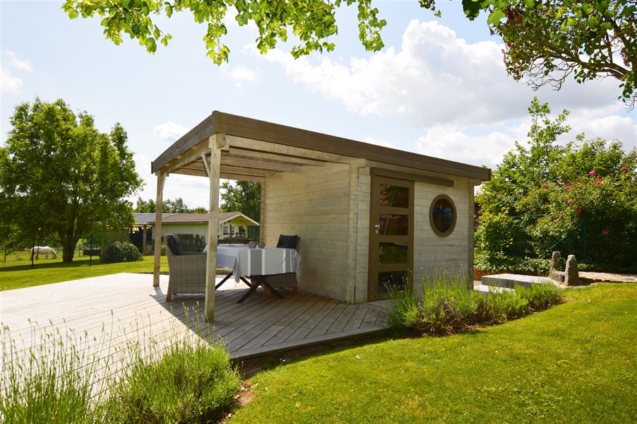 Maison villageoise avec piscine