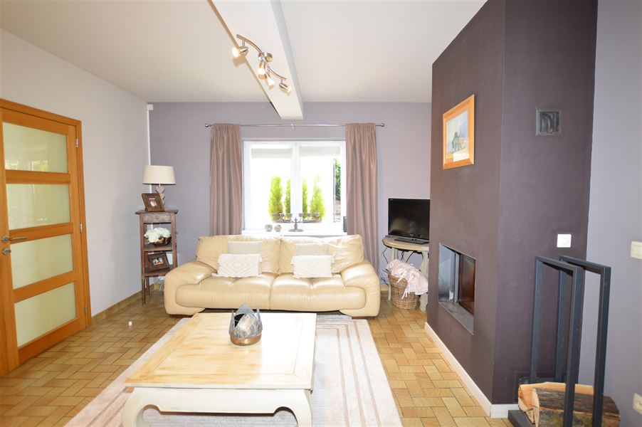 Maison villageoise avec piscine