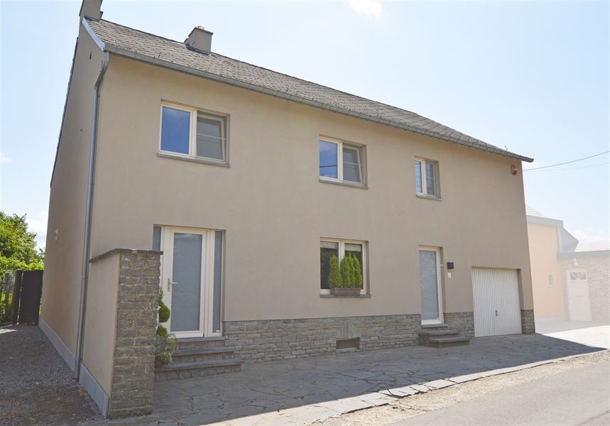 Maison villageoise avec piscine