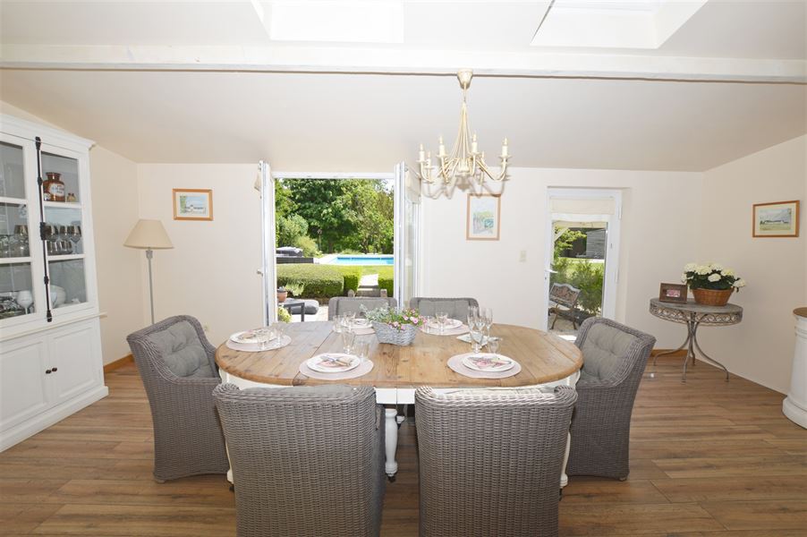 Maison villageoise avec piscine