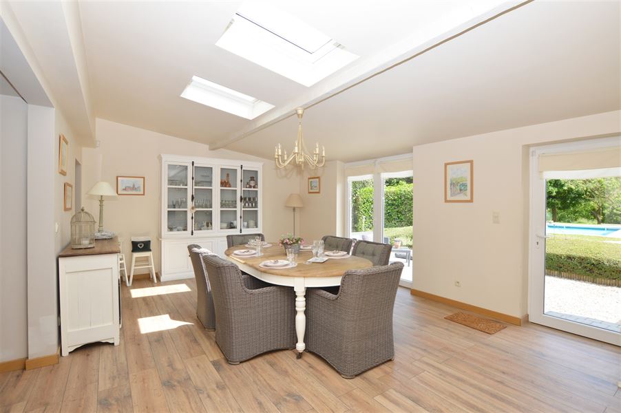 Maison villageoise avec piscine