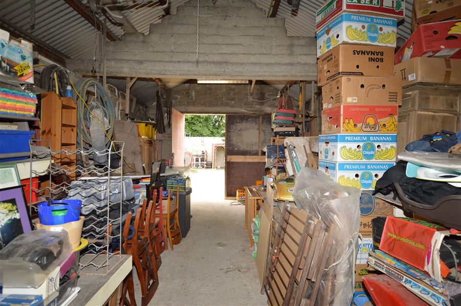 Propriété avec hangar