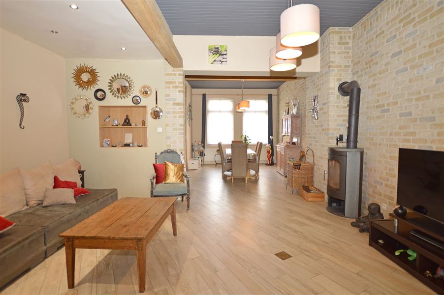 Propriété avec hangar