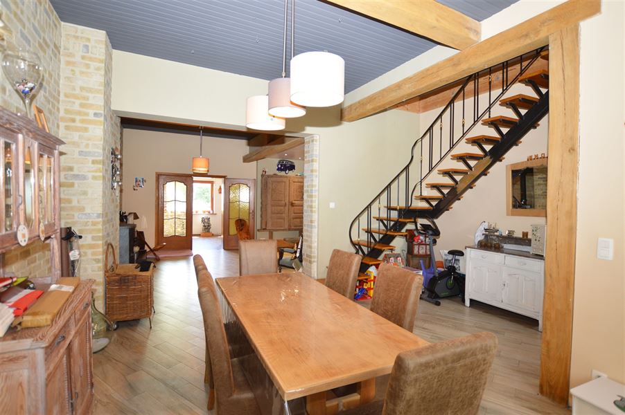 Propriété avec hangar