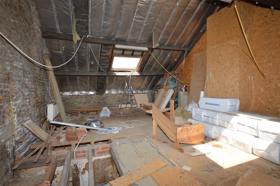 Propriété avec hangar