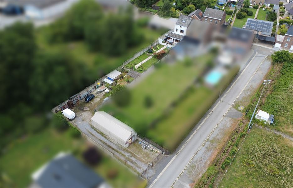 Propriété avec hangar