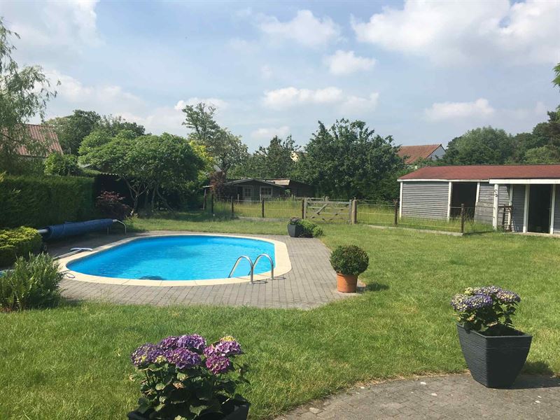 Maison avec jardin et piscine