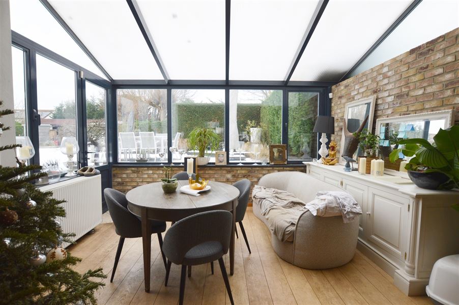 Maison avec jardin et piscine