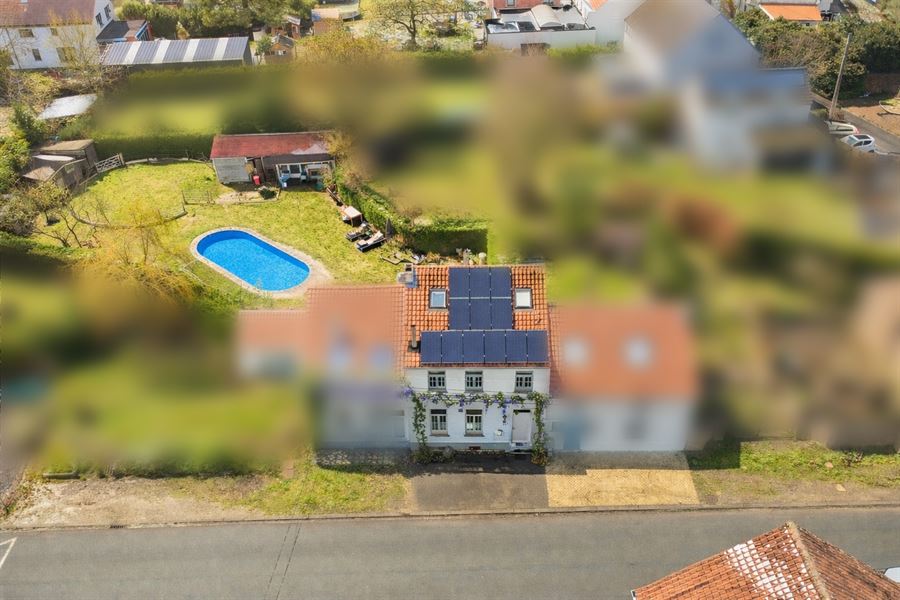 Maison avec jardin et piscine