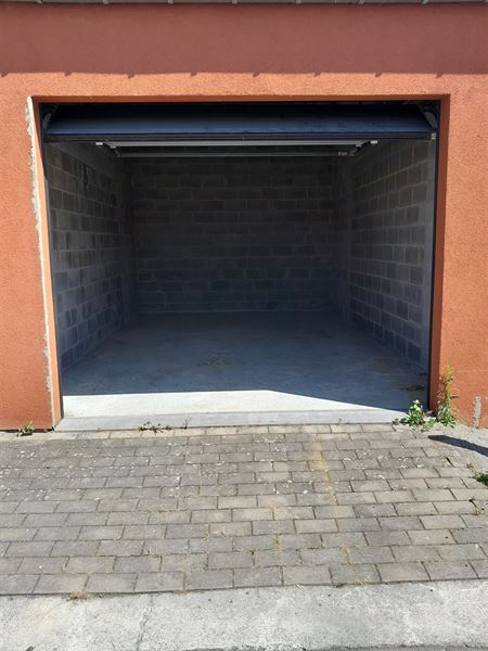 Ensemble de 10 garages