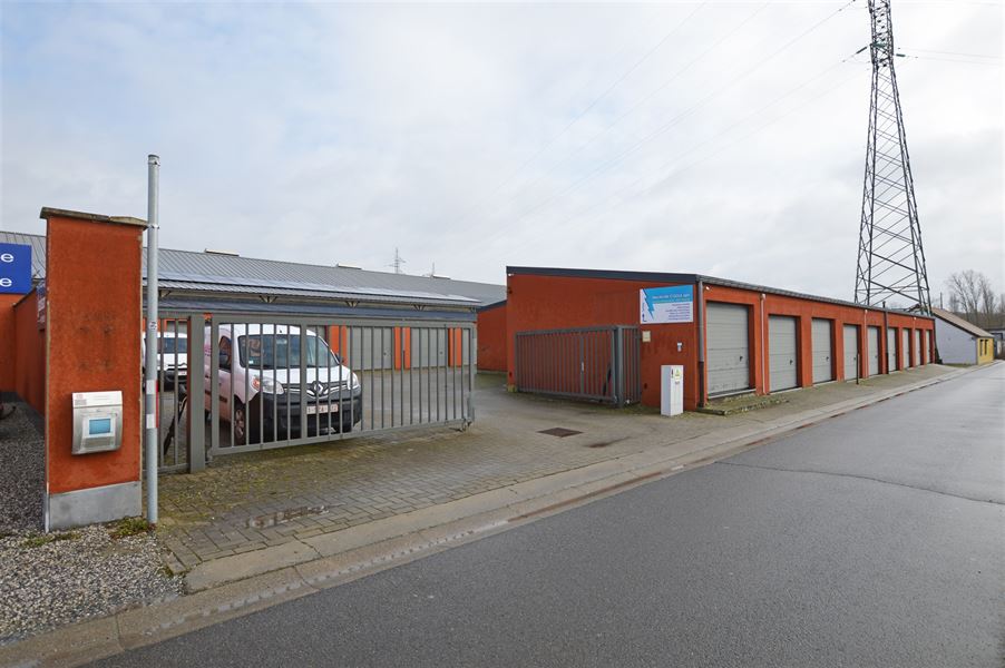 Ensemble de 10 garages