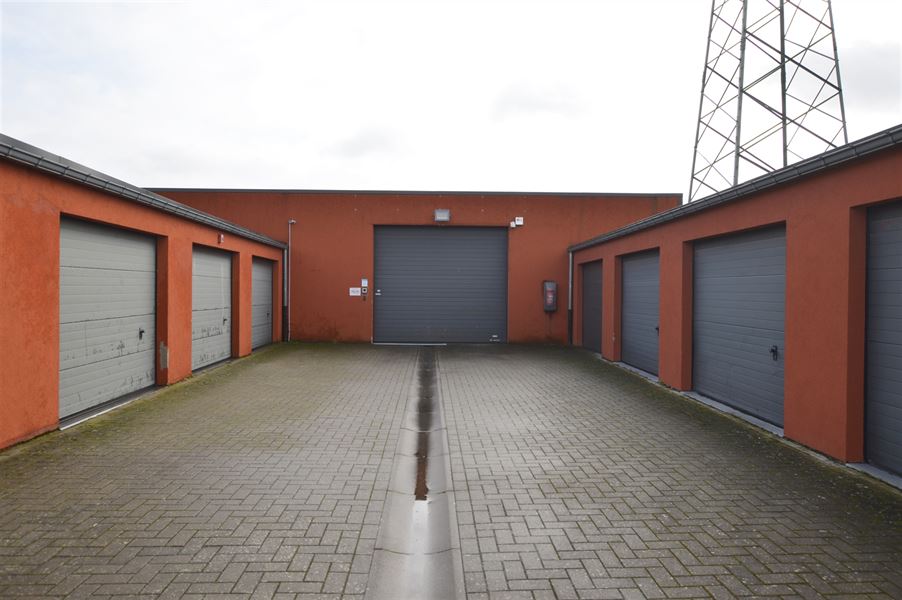 Ensemble de 10 garages