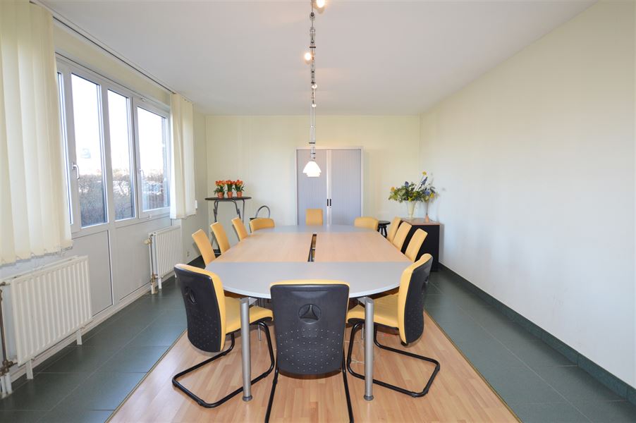 Bureaux avec espaces partagés