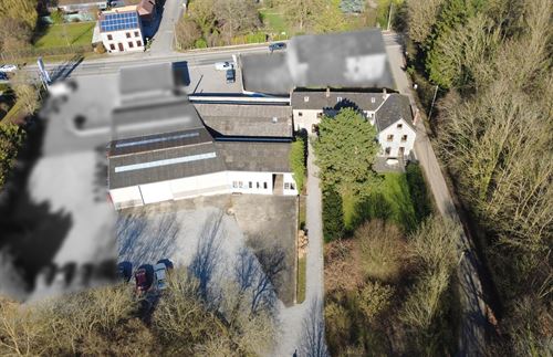 Propriété avec entrepôts