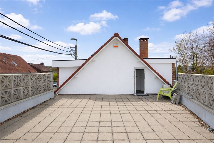 Maison avec salon de coiffure
