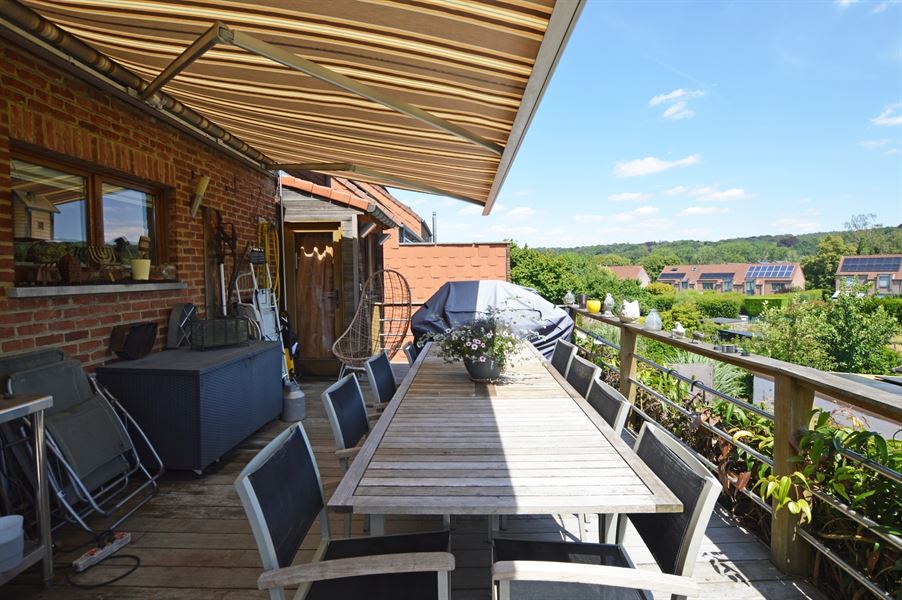 Propriété avec studio et bureaux