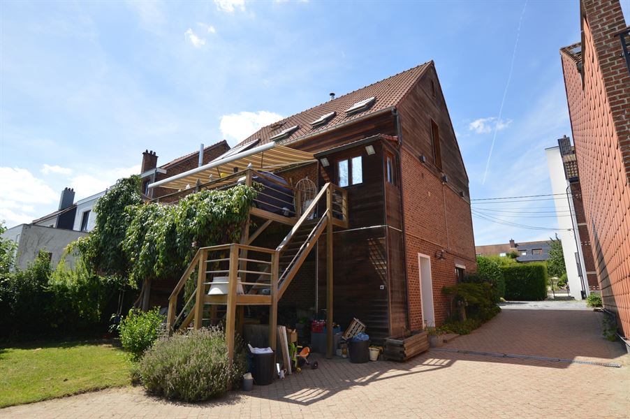 Propriété avec studio et bureaux