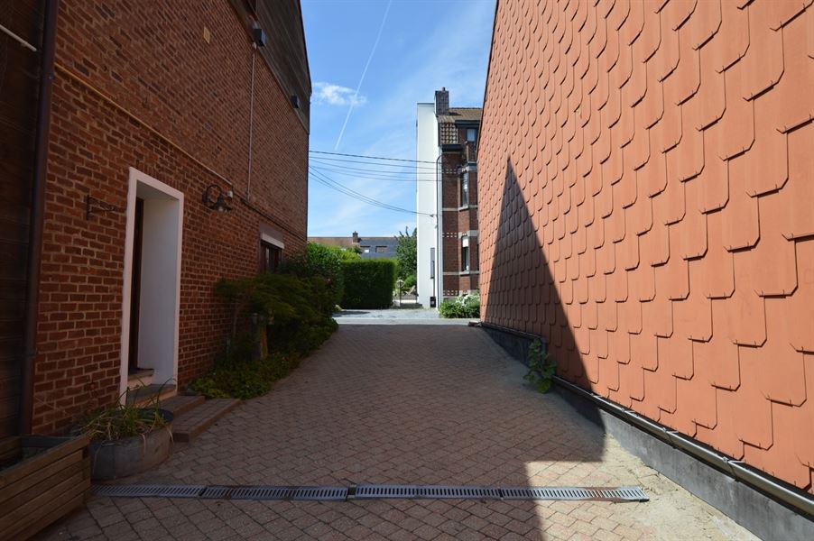 Propriété avec studio et bureaux