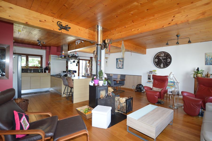 Propriété avec studio et bureaux