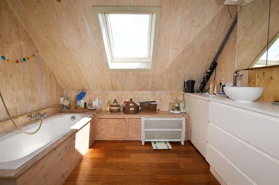 Propriété avec studio et bureaux