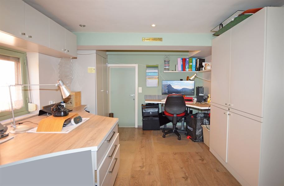 Propriété avec studio et bureaux