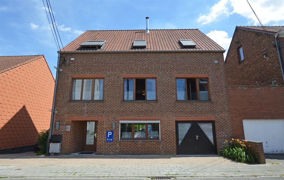 Propriété avec studio et bureaux