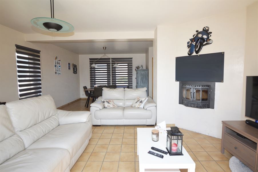 Villa lumineuse avec 3 chambres et un garage 2 voitures