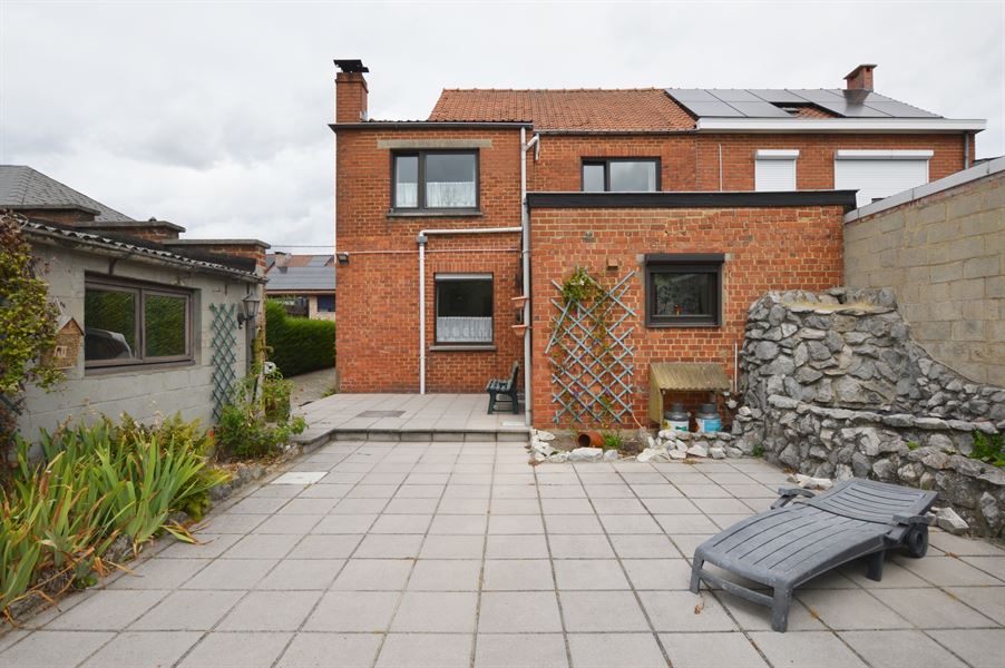 Charmante maison 3 façades avec garage