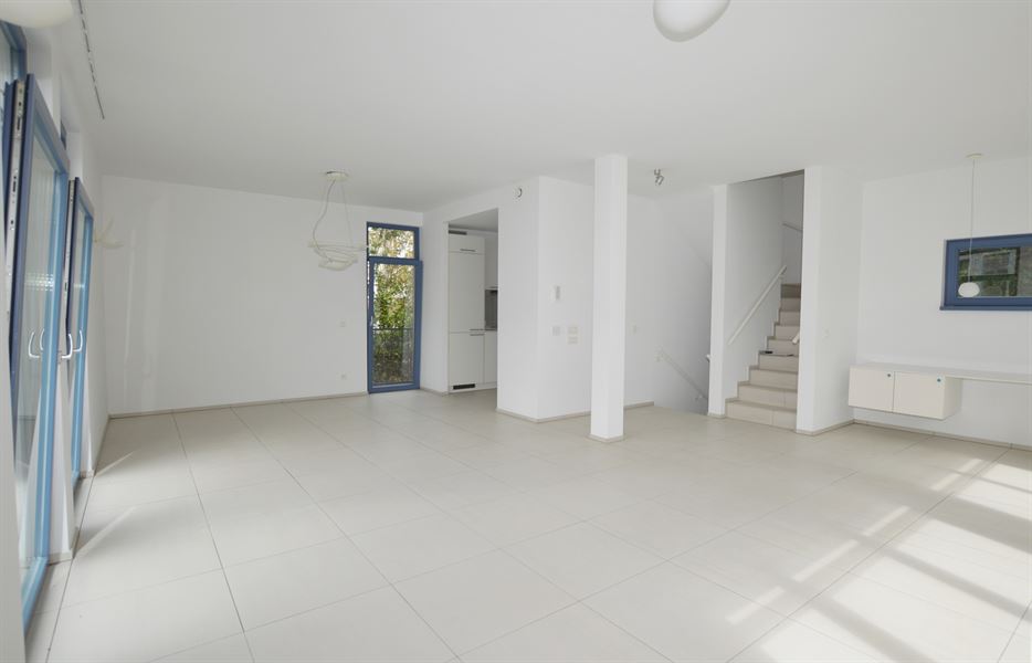 Maison avec jardin et garage