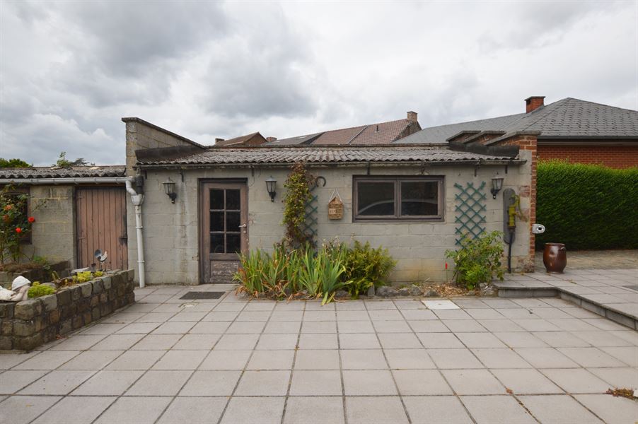 Charmante maison 3 façades avec garage
