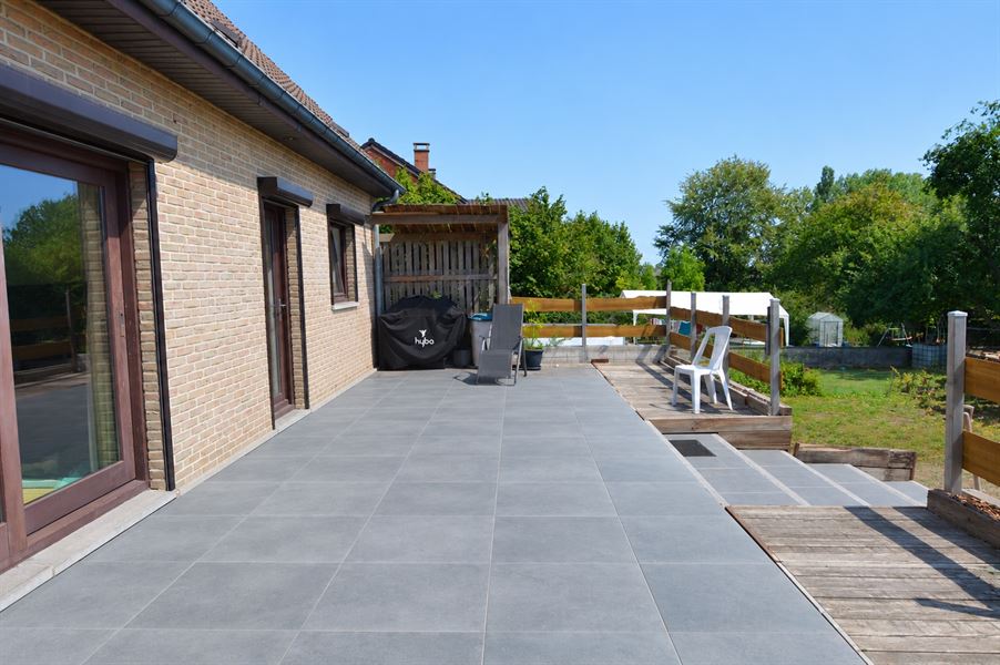 Villa lumineuse avec 3 chambres et un garage 2 voitures