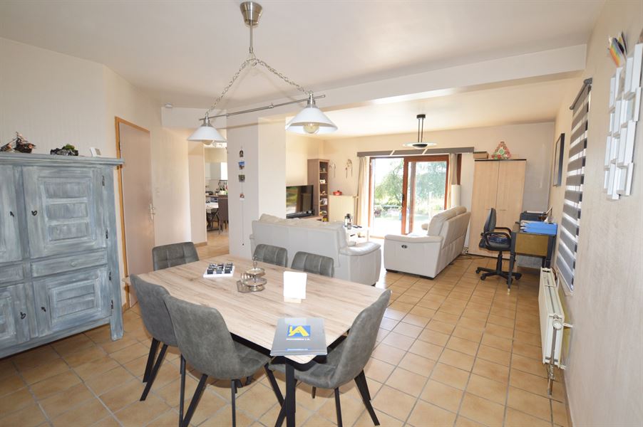 Villa lumineuse avec 3 chambres et un garage 2 voitures