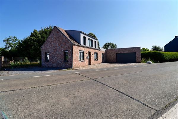 Jolie individuelle en semi plain-pied avec garage