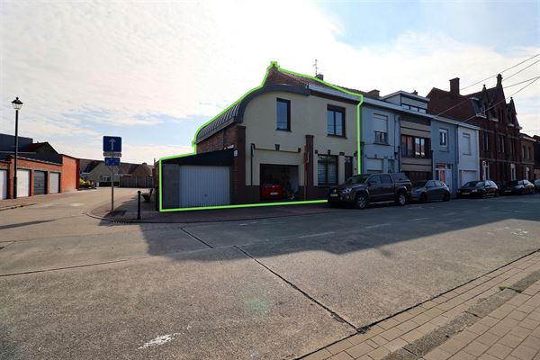 Maison semi-mitoyenne avec 2 garages