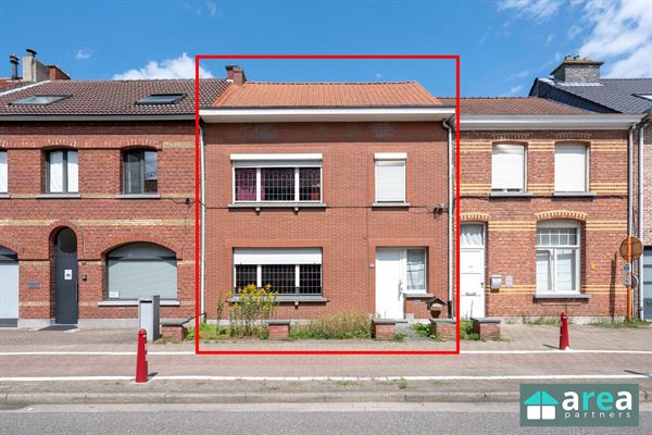 VERKOCHT! - Zeer ruime ééngezinswoning met grote tuin en garage!