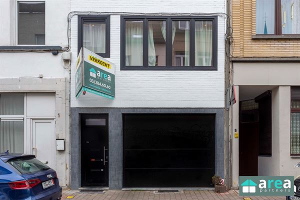 VERKOCHT! - Garage / magazijn op centrale locatie!