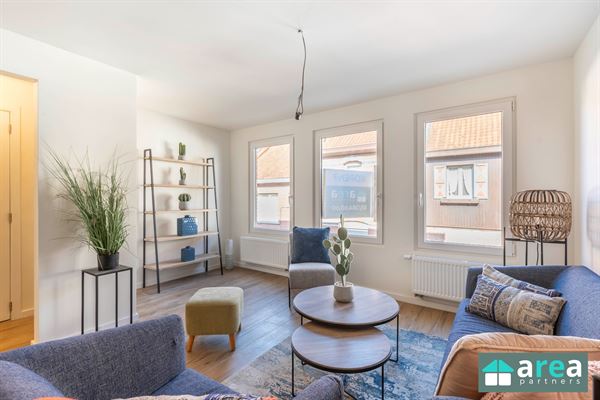 VERKOCHT! - Gerenoveerde duplex met 3 slaapkamers nabij het centrum!