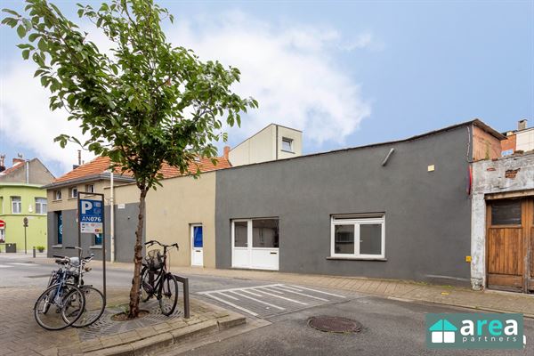 VERKOCHT! - 2 handelszaken met woonst op centrale locatie in Boho!