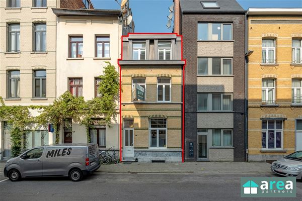 VERKOCHT! - Instapklare ééngezinswoning met 4slpk vlakbij Park Spoor Noord!