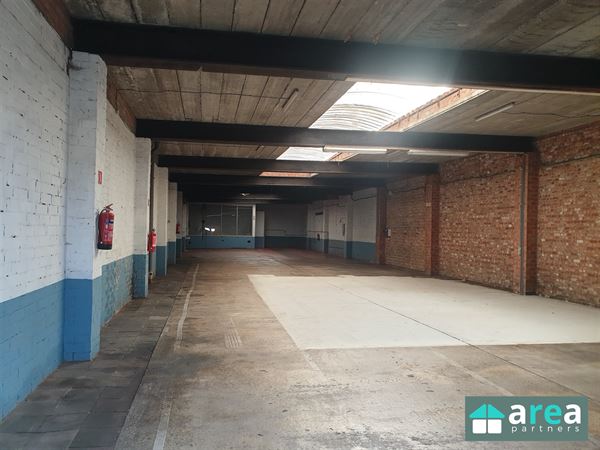 Magazijn/ Werkplaats van 400m²