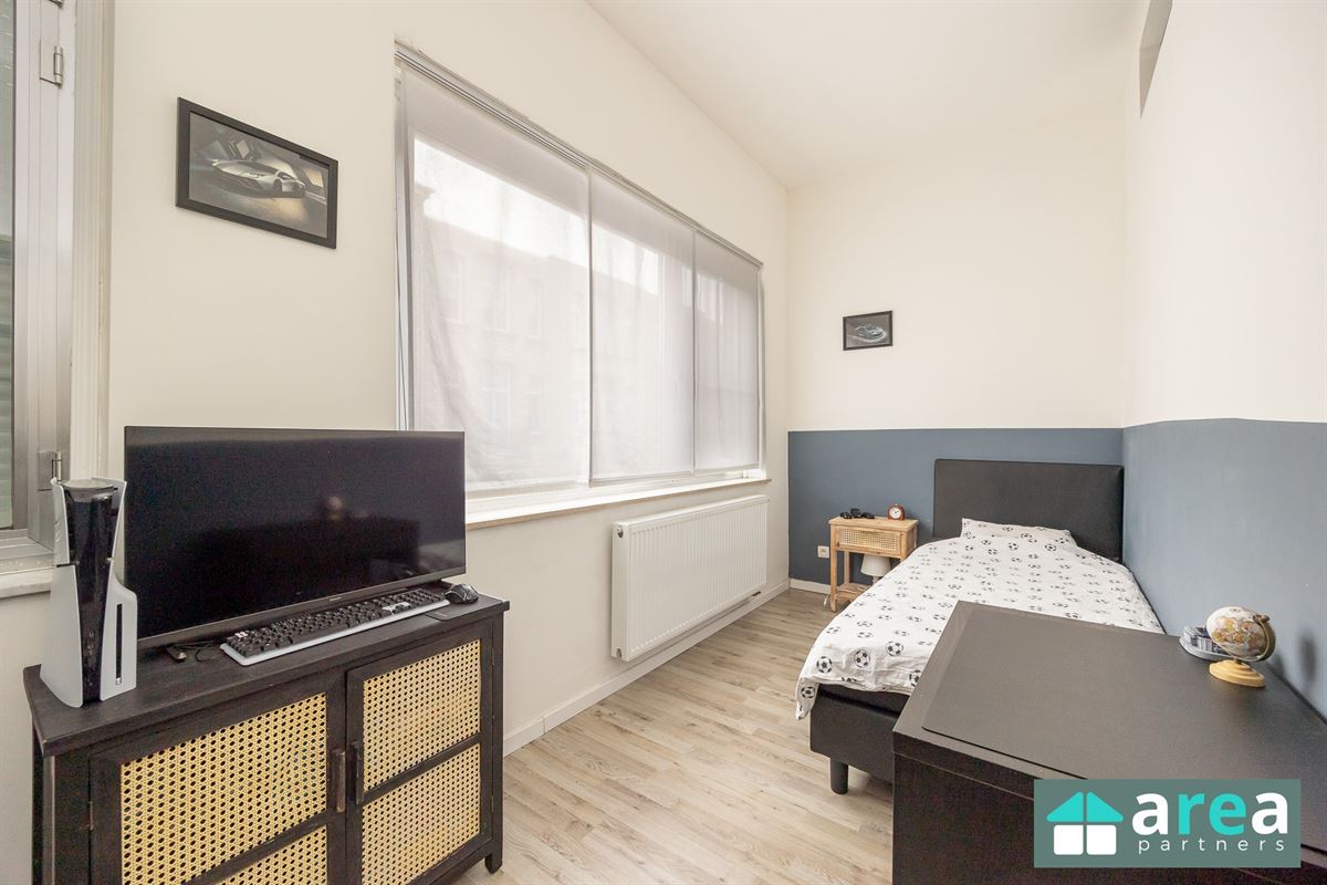 IN OPTIE! - Gerenoveerde woning met 2slpk en stadskoer!