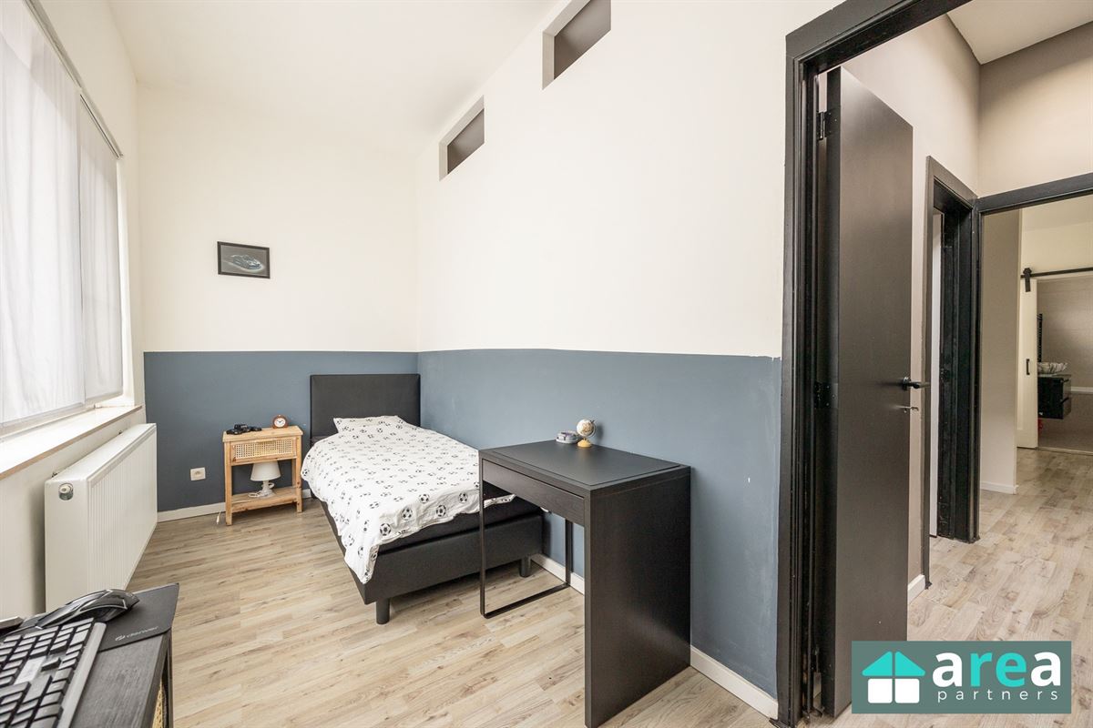 Gerenoveerde woning met 2slpk en stadskoer!