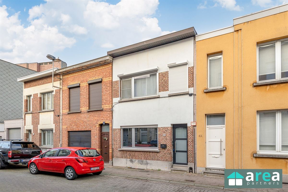 Gerenoveerde woning met 2slpk en stadskoer!
