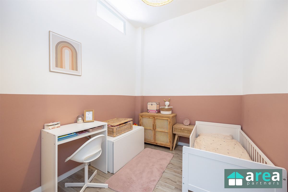 Gerenoveerde woning met 2slpk en stadskoer!