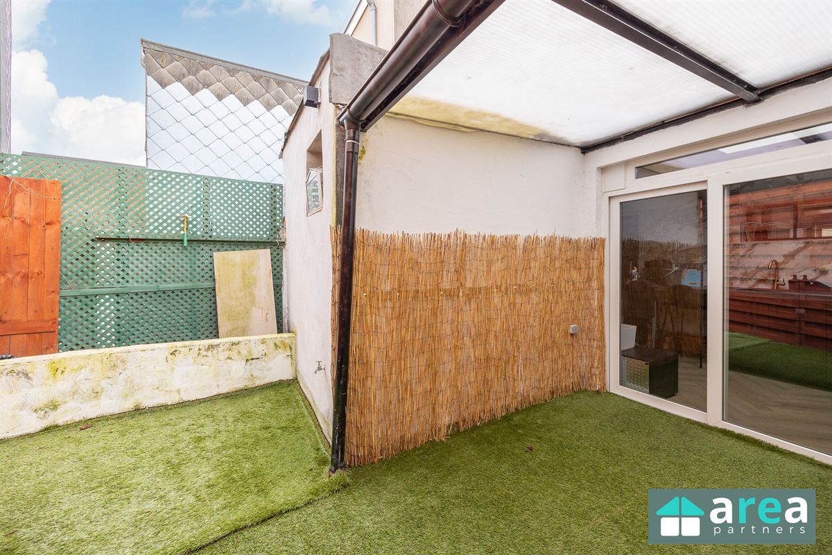 IN OPTIE! - Gerenoveerde woning met 2slpk en stadskoer!