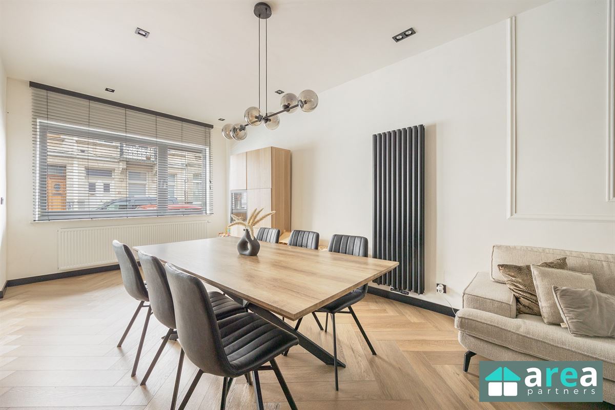 IN OPTIE! - Gerenoveerde woning met 2slpk en stadskoer!