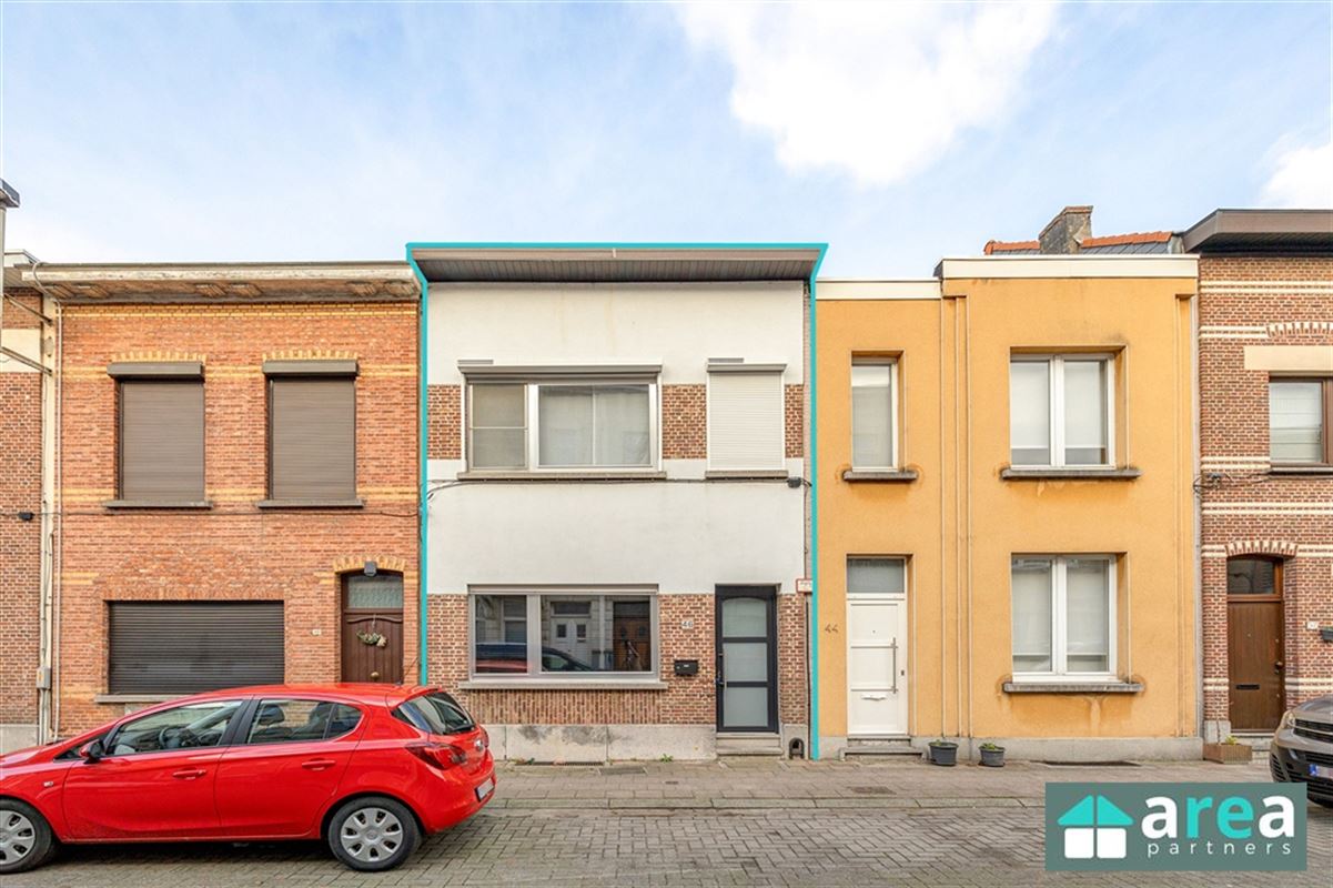Gerenoveerde woning met 2slpk en stadskoer!