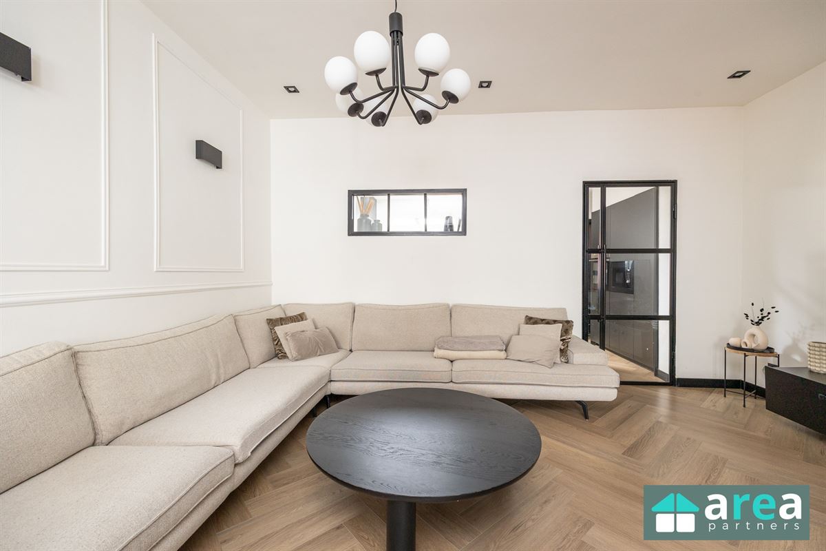 Gerenoveerde woning met 2slpk en stadskoer!