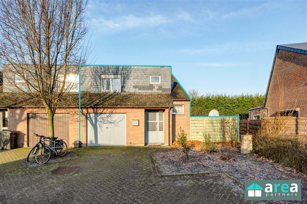 VERKOCHT! - Halfopen bebouwing met tuin in groene buurt!