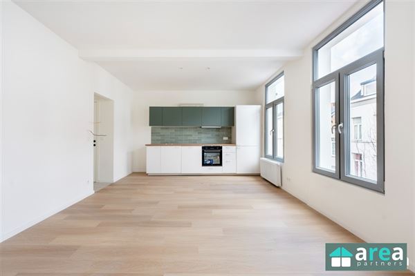 VERKOCHT! - Modern gerenoveerd 1 slaapkamer appartement!